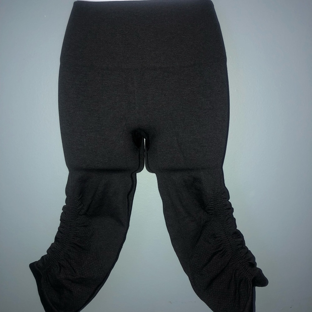 Lululemon scrunched compression - Picture 9 of 11